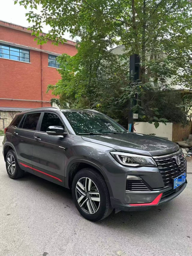成都23年长安汽车CS752