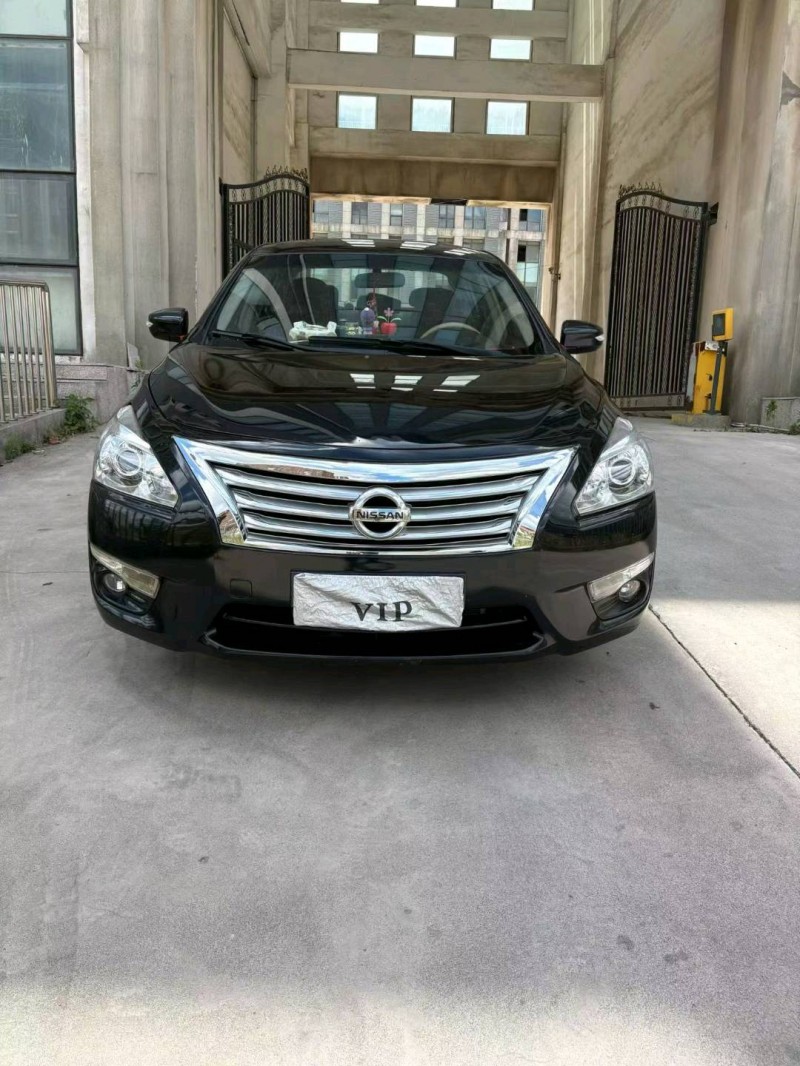 青島15年日產天籟1