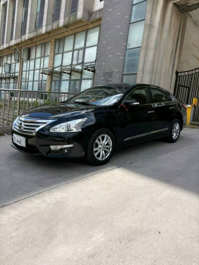 青島15年日產天籟2