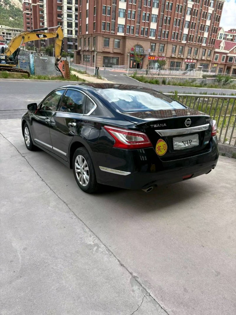 青島15年日產天籟8