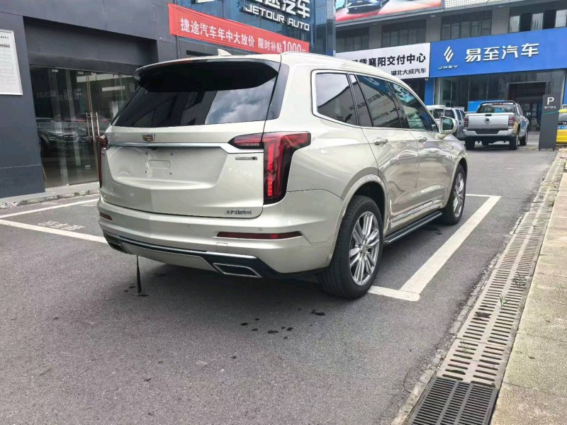 襄陽21年凱迪拉克XT66