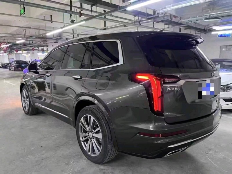 成都20年凯迪拉克XT68