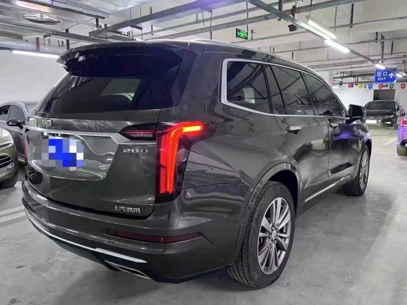 成都20年凯迪拉克XT69