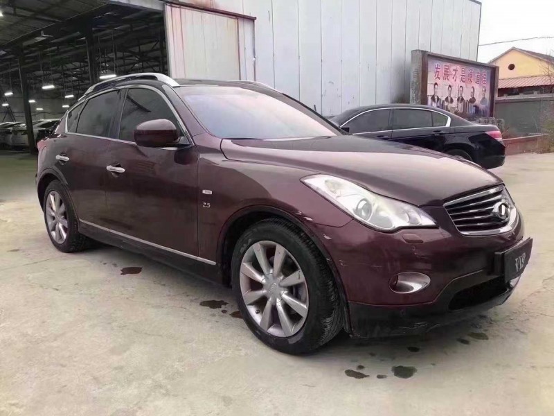 济宁14年英菲尼迪QX503