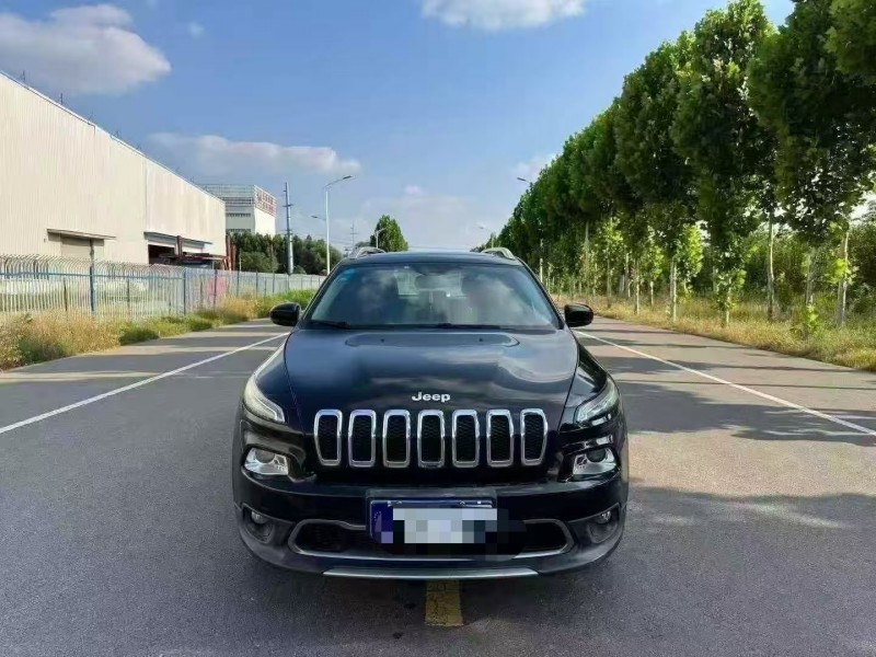 菏泽18年Jeep自由光1