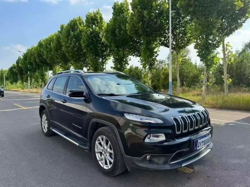 菏泽18年Jeep自由光2