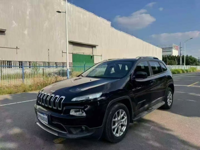 菏泽18年Jeep自由光3