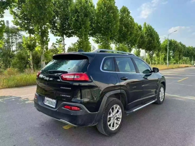 菏泽18年Jeep自由光7
