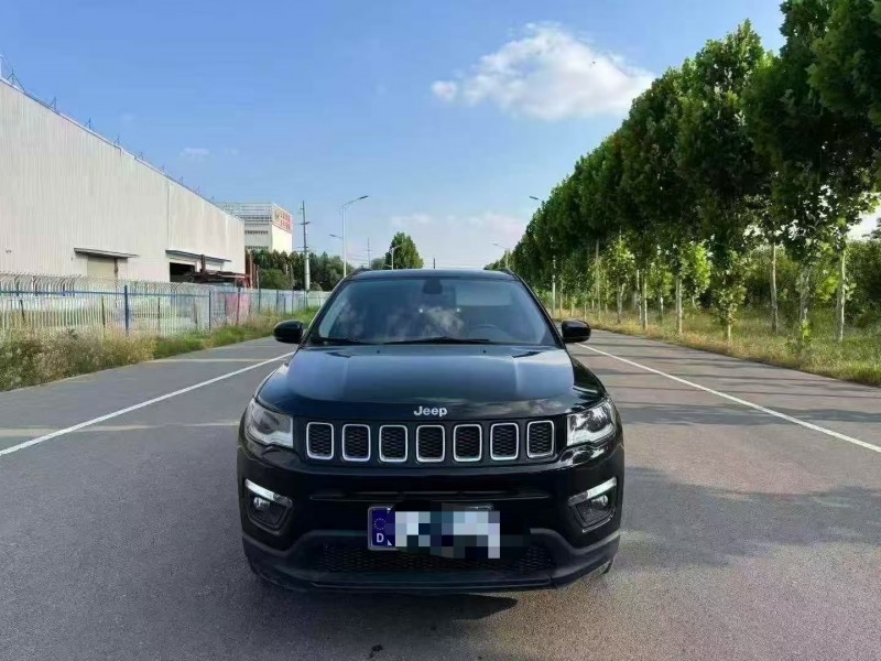 菏泽17年Jeep指南者1