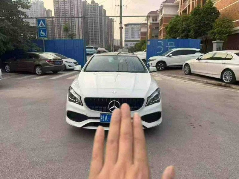 南宁17年奔驰CLA1