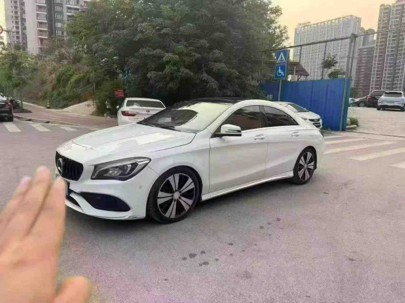 南宁17年奔驰CLA3