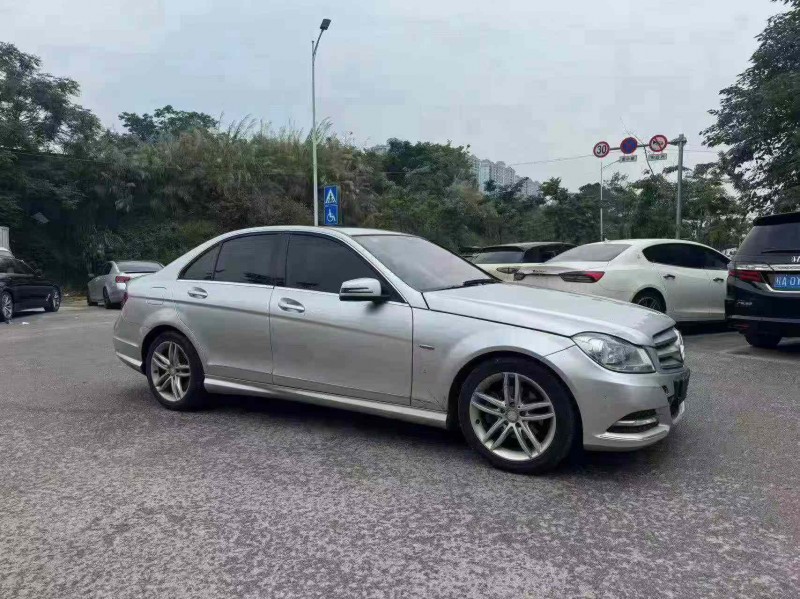 南宁14年奔驰C2