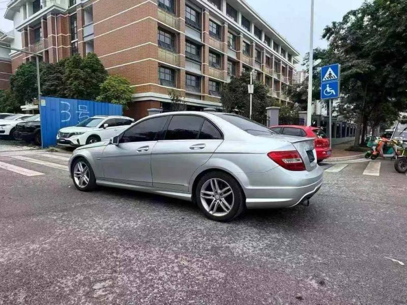 南宁14年奔驰C8