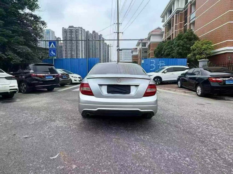 南宁14年奔驰C9