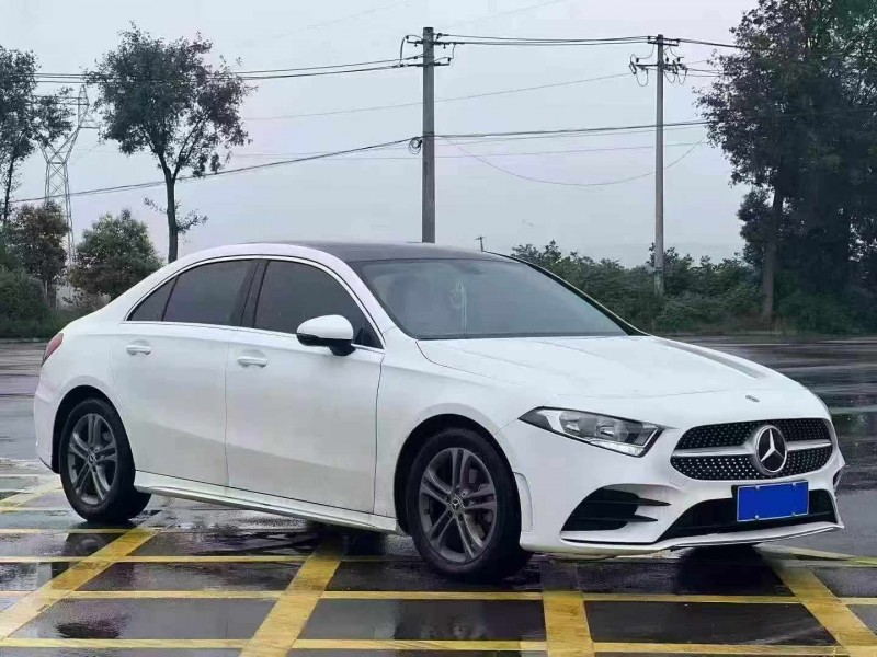 延安22年奔驰A2