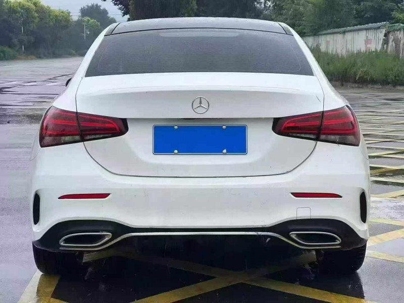 延安22年奔驰A8