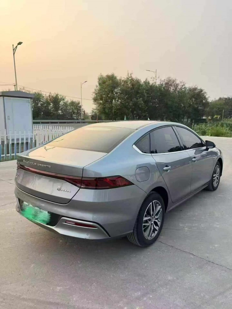 东营21年比亚迪秦8