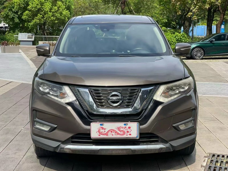 佛山20年日產奇駿1