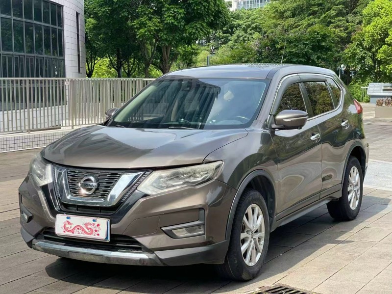 佛山20年日產奇駿3