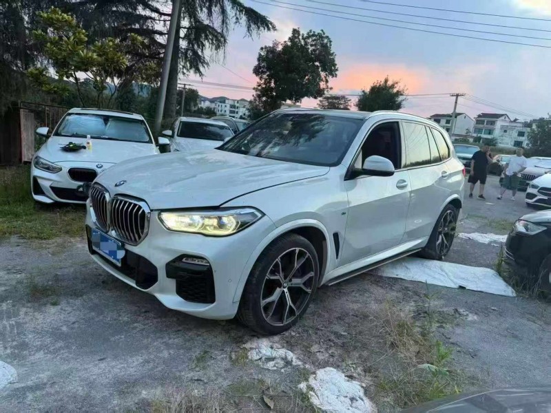 常德20年宝马X52