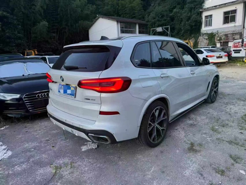 常德20年宝马X57