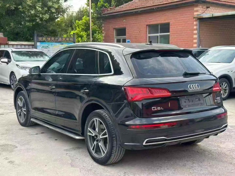 东营20年奥迪Q59