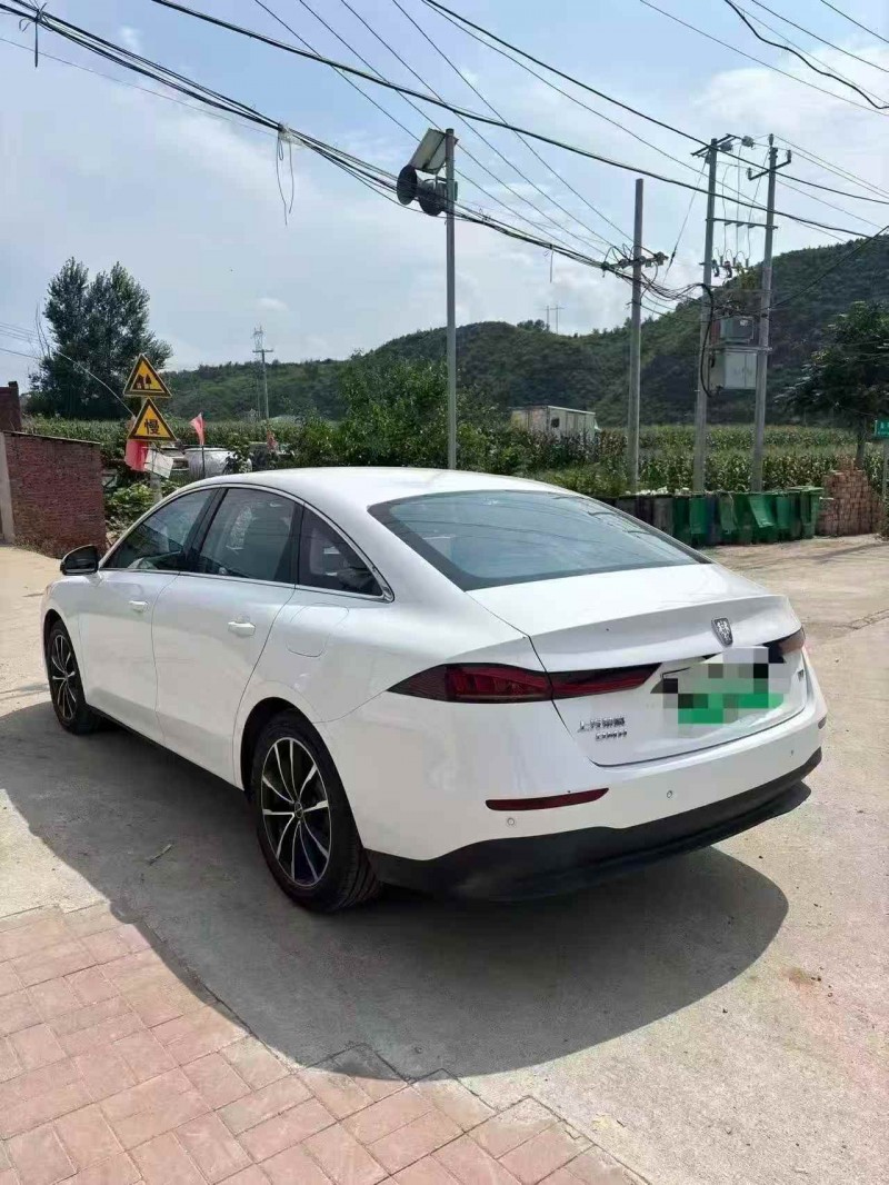 保定26年荣威D77