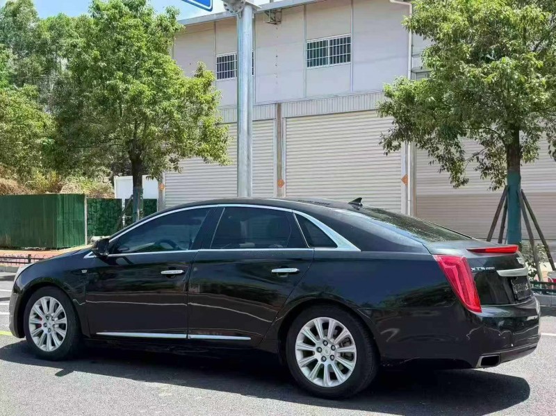 泉州15年凯迪拉克XTS8