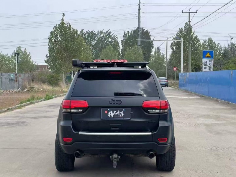 青岛13年Jeep大切诺基9
