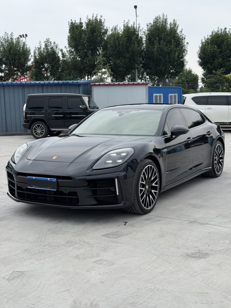 新乡24年保时捷帕拉梅拉3