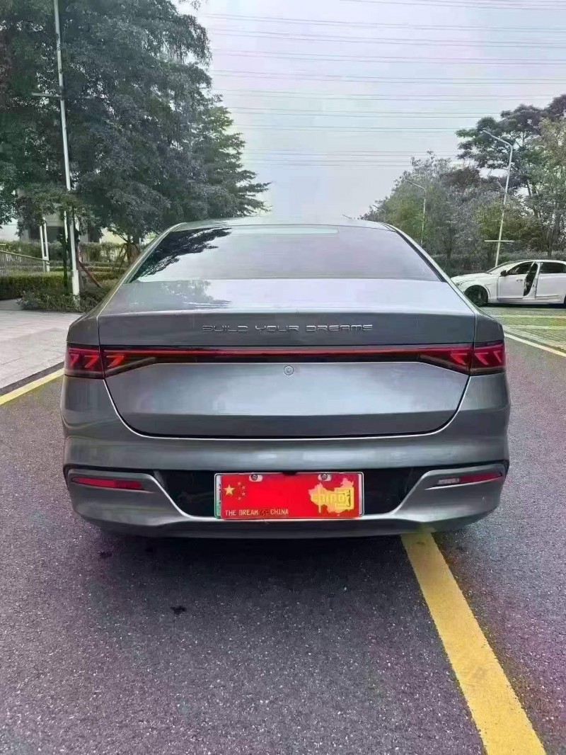 广州25年比亚迪秦8