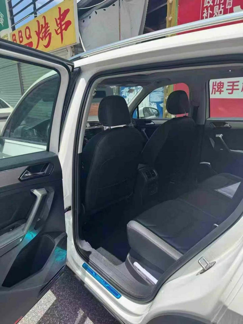 南宁19年大众途观6