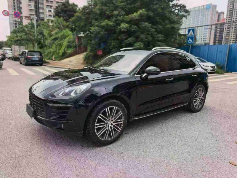 南宁15年保时捷Macan3