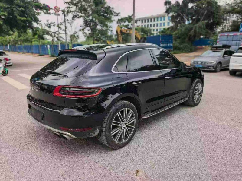 南宁15年保时捷Macan7