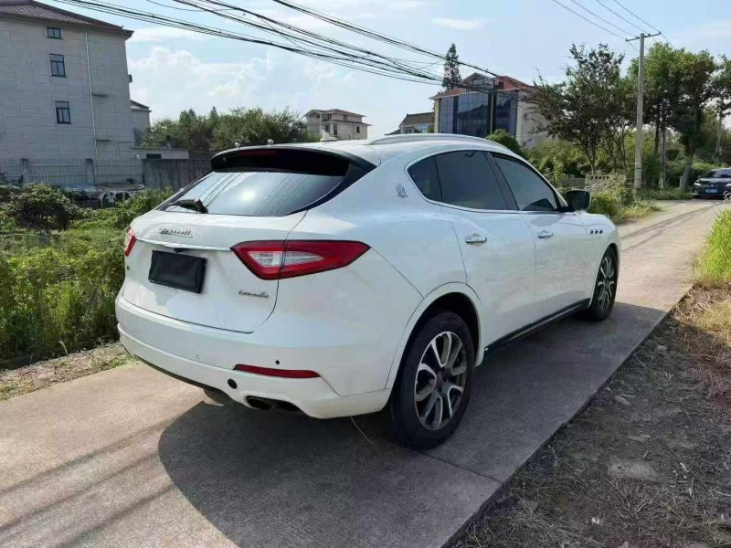嘉兴18年玛莎拉蒂Levante8