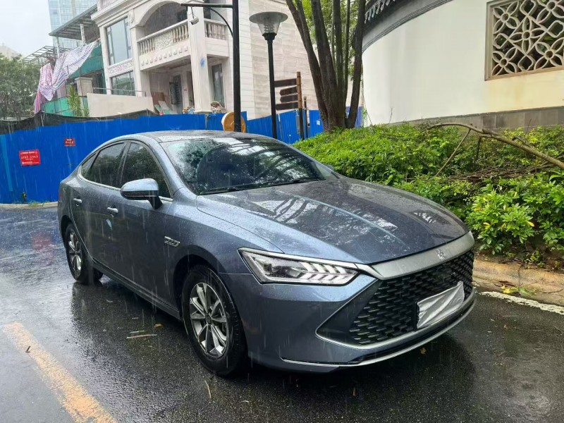 深圳25年比亚迪秦3
