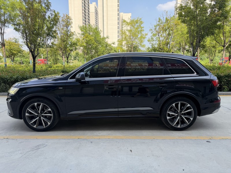 濟寧21年奧迪Q75
