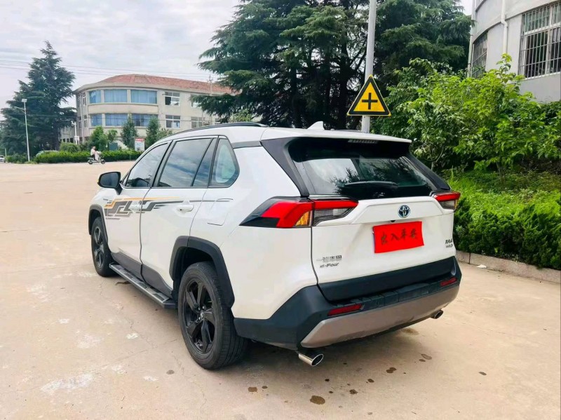 武汉23年丰田RAV49
