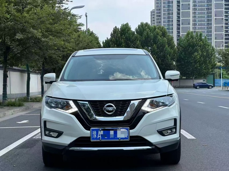 鄭州18年日產奇駿1