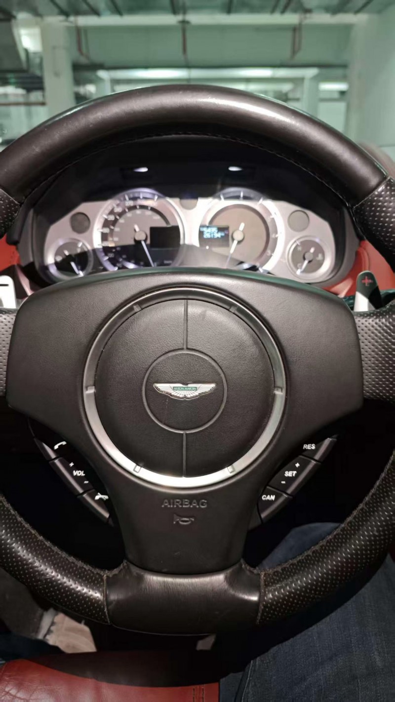 重庆17年阿斯顿·马丁V8 Vantage3