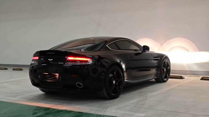 重庆17年阿斯顿·马丁V8 Vantage7
