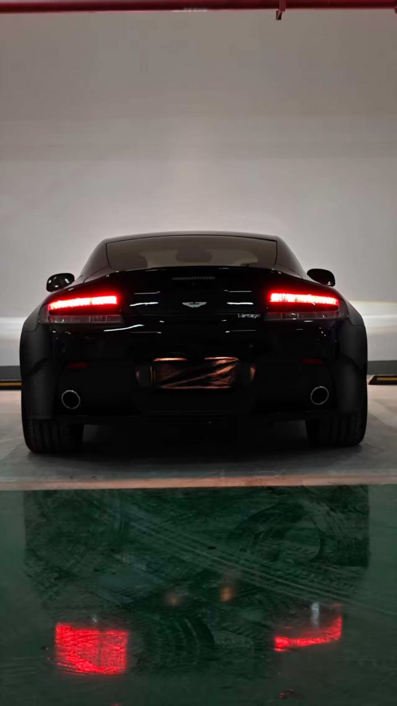 重庆17年阿斯顿·马丁V8 Vantage8