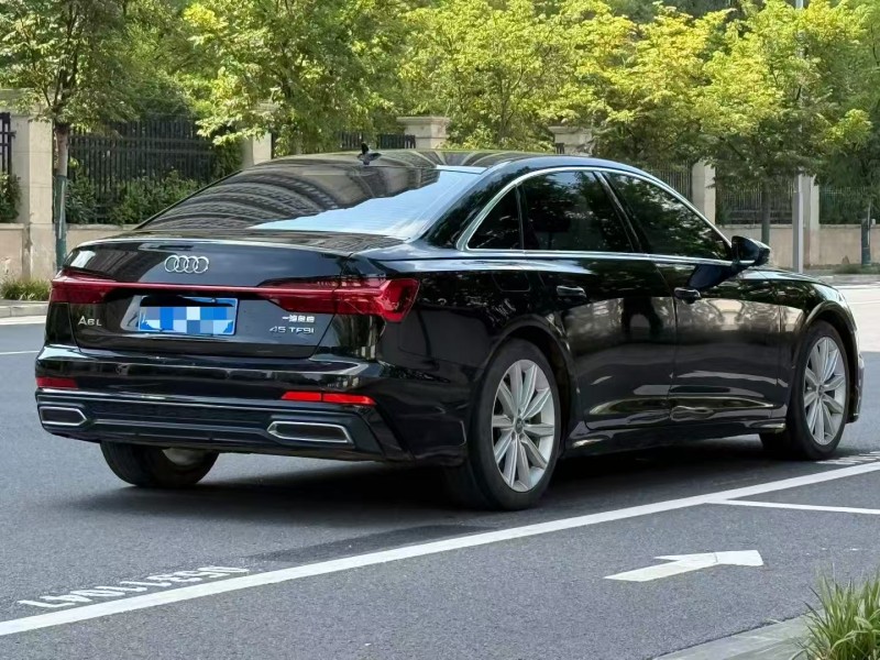 鄭州21年奧迪A6L8