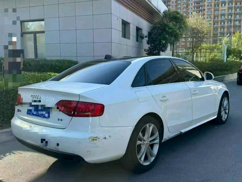 菏澤12年奧迪A4L7