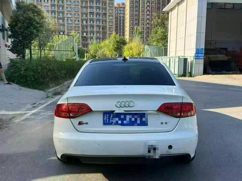 菏澤12年奧迪A4L9