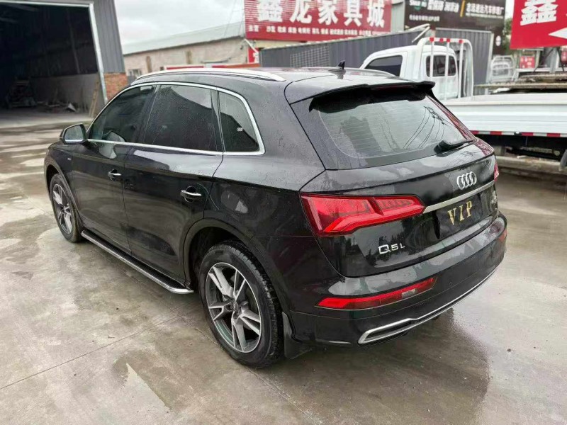 天津21年奥迪Q58