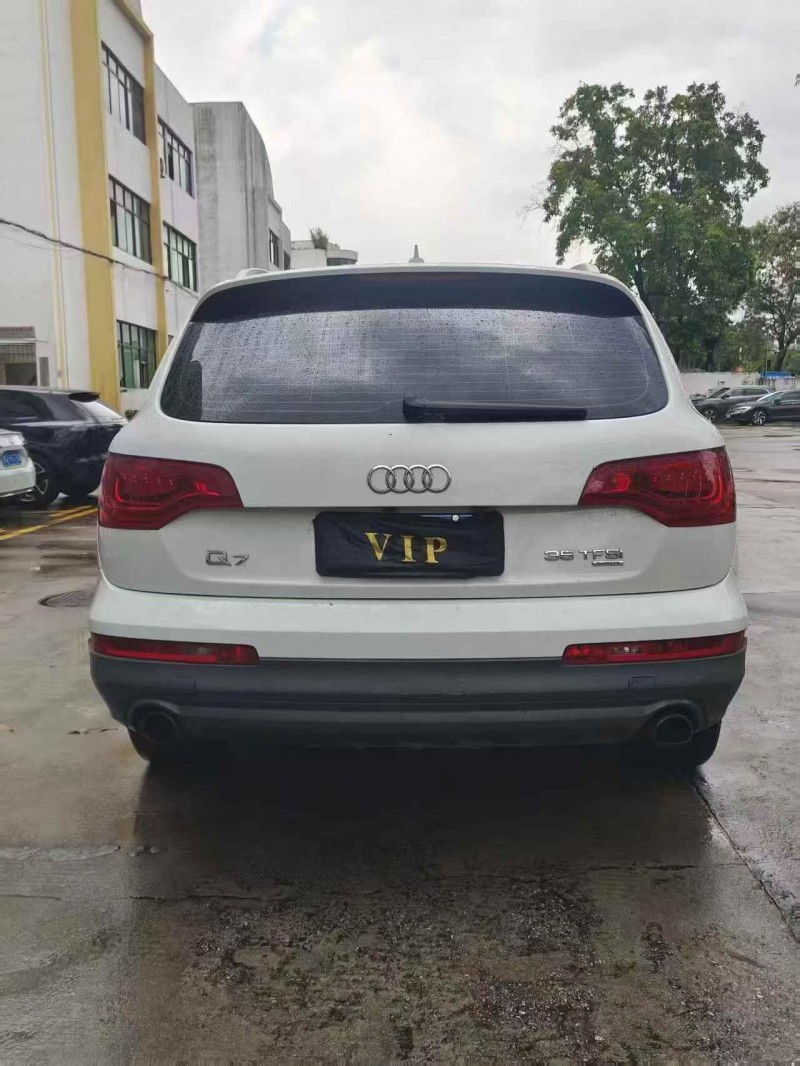 廣州15年奧迪Q79