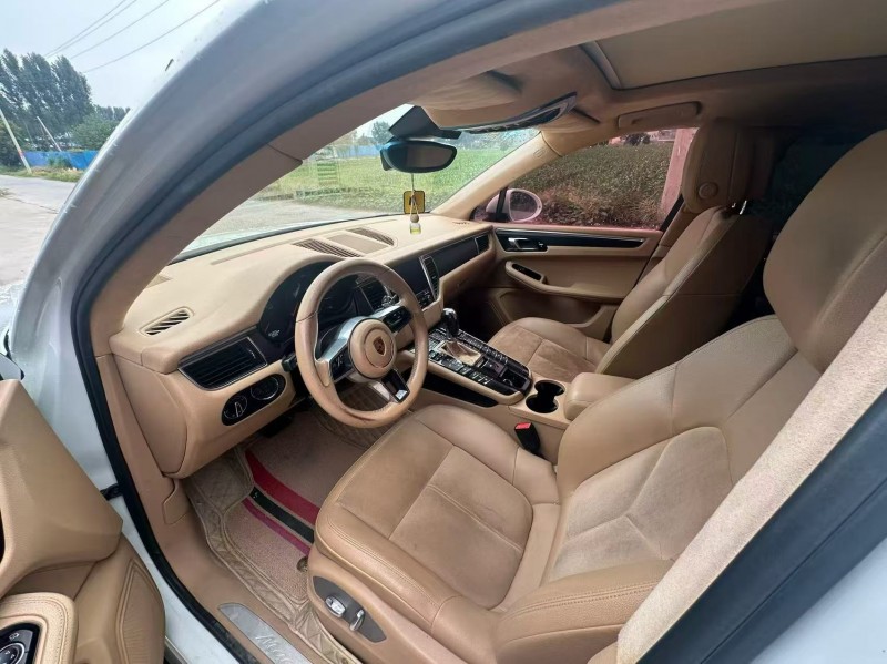 新乡16年保时捷Macan9