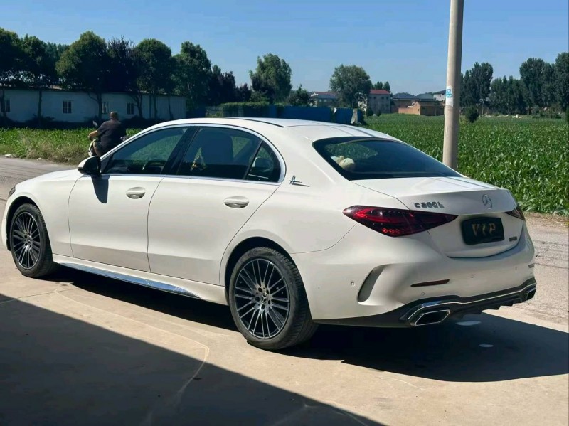 新乡24年奔驰C8