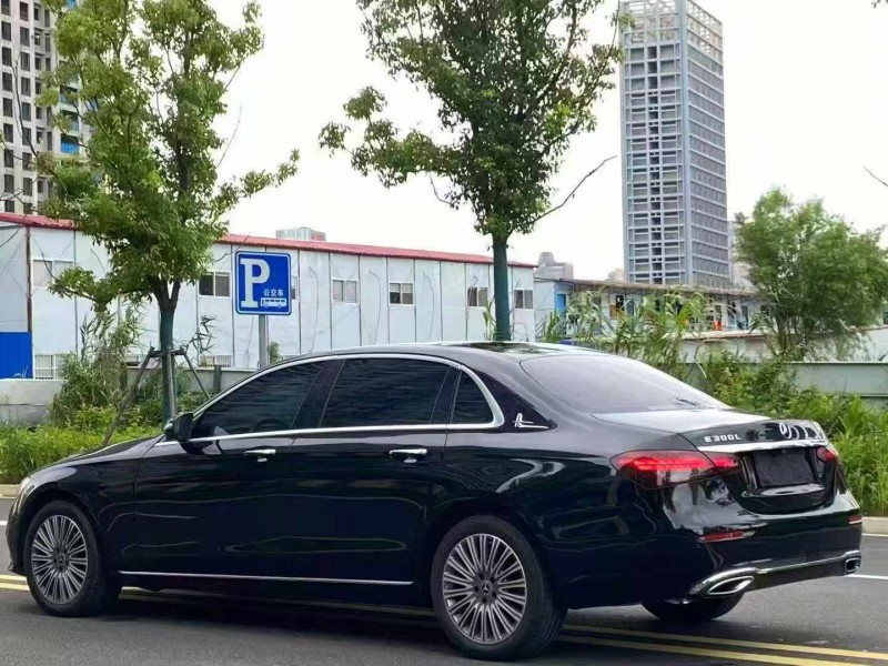 宜昌21年奔驰E8